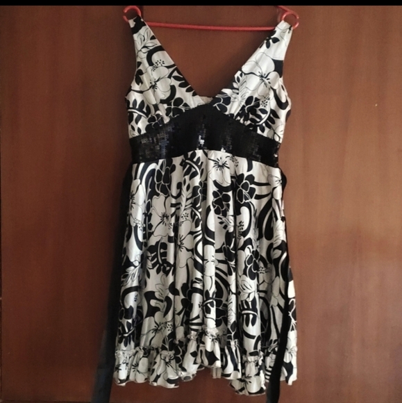 Dresses & Skirts - Retro style silk dress